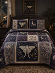 Luna Moth Quilted 3-Piece Bedding Set – Classic Americana Quilted Bedding With Matching Pillow Shams